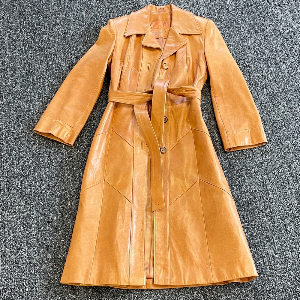 Vintage Country Pacer Camel Leather Trench Coat | Belted | Long Tailored Fit